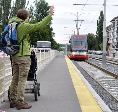 Video: Travelling with a pram