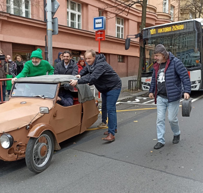 Autobusová linka 101...