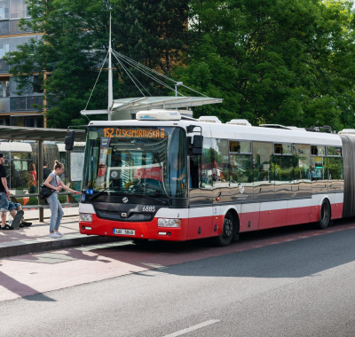 Kvůli omikronu Praha zavádí...