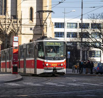 Polohu pražských tramvají...
