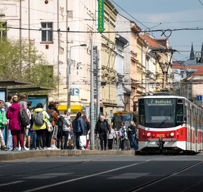 Tramvajovou trať Holyně –...