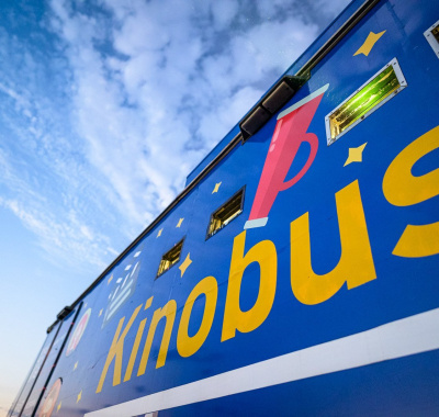 Letní filmový Kinobus DPP...