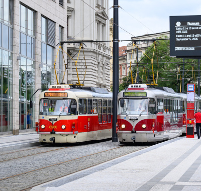 Stavba tramvajové tratě...