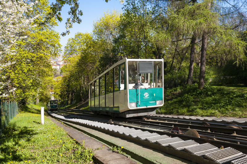 Lanová dráha na Petřín | Dopravní podnik hl. m. Prahy, akciová společnost