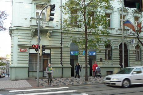 2015 - stanice Náměstí Míru - výtah ze stanice do ulice Korunní